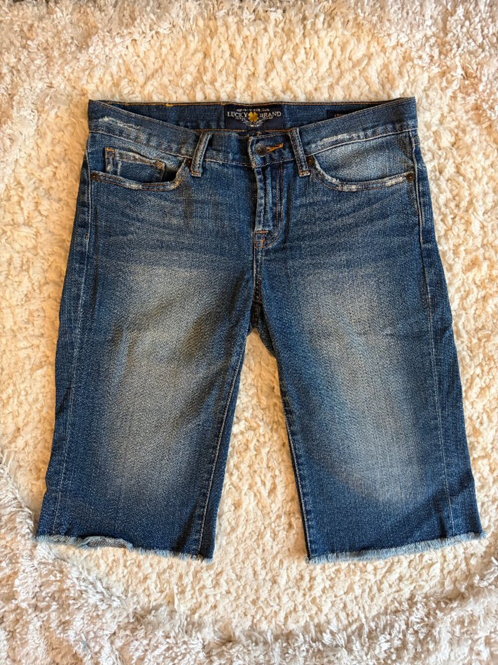LUCKY Brand Blue Dark Faded Wash Jean Bermuda Board Shorts Size 4/27